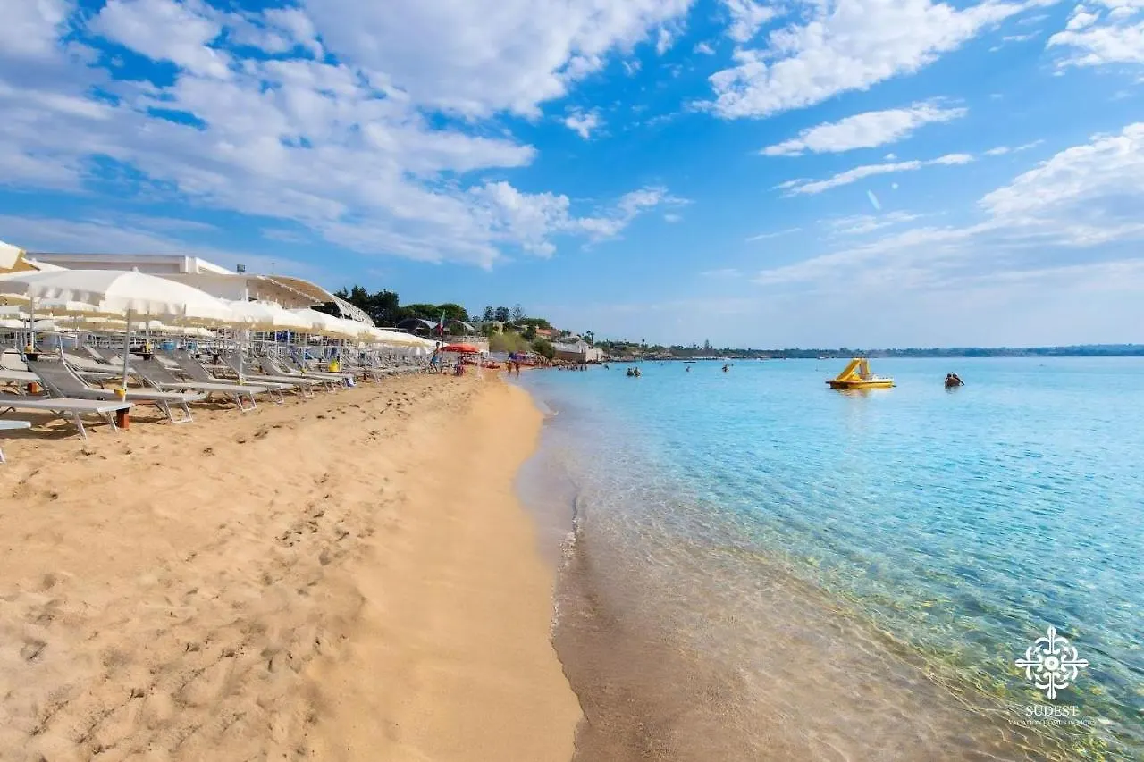 Villa Seaside - Beach Retreat With Jacuzzi Siraküza 0*,  İtalya