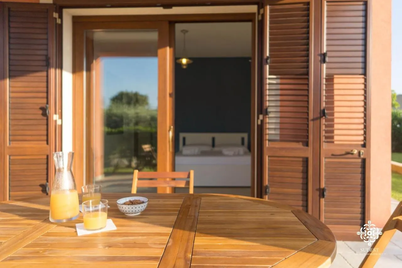 Villa Seaside - Beach Retreat With Jacuzzi 시라쿠사