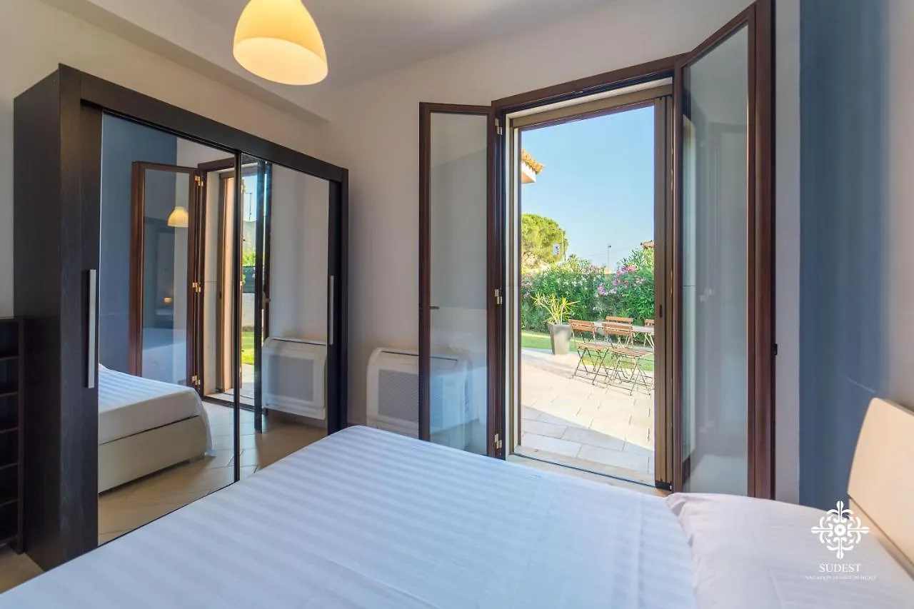 Villa Seaside - Beach Retreat With Jacuzzi 시라쿠사 이탈리아